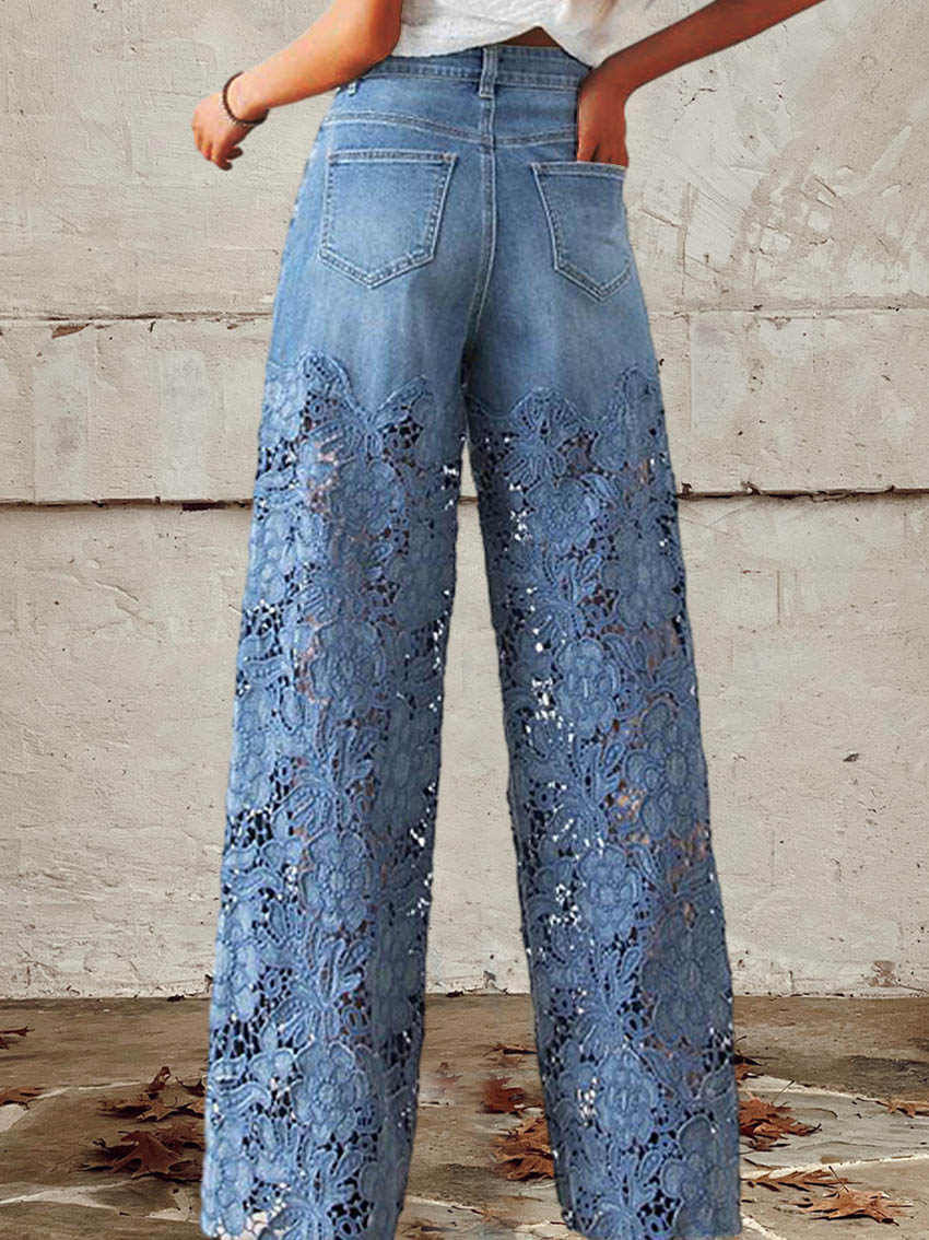 Nora|Damesjeans med blonder og patchwork i middels høy midje, knappelukking.